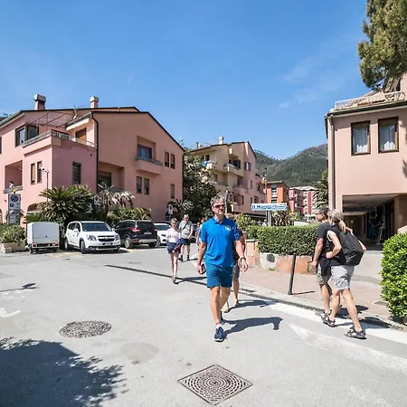 Sciacchetra With Ac & Patio 아파트 *