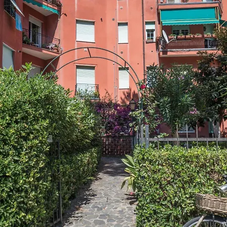 Sciacchetra With Ac & Patio Apartman *