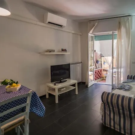 Sciacchetra Ground Floor With Ac * Monterosso al Mare